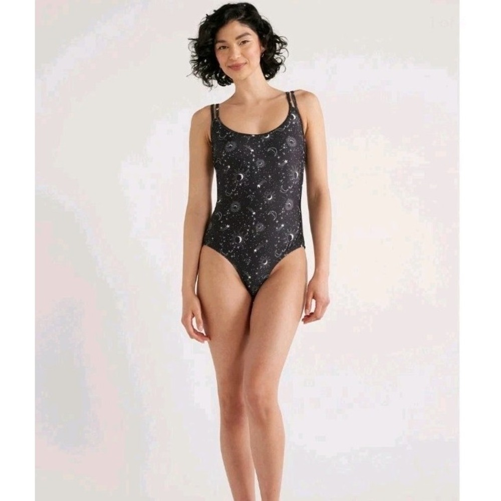 No Boundaries Juniors' Multi-Strap One-Piece Swimsuit, Size S Black‎ /White BS19